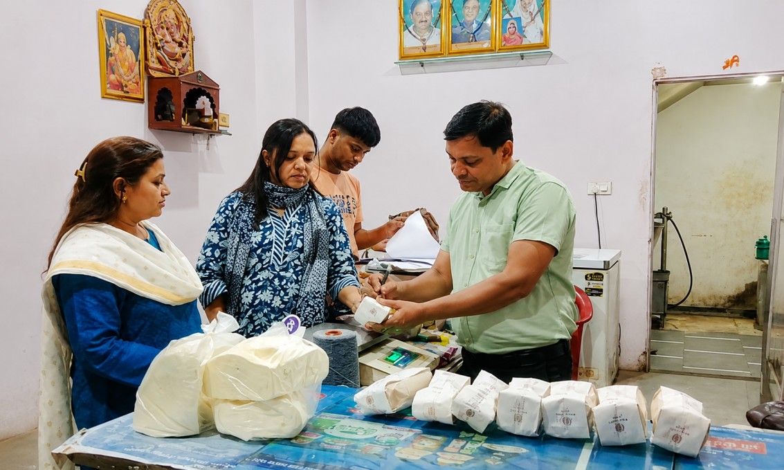 Ratlam News: खाद्य एवं औषधि विभाग की कार्रवाई, जावरा की दो डेयरी से 25 किलो पनीर जब्त