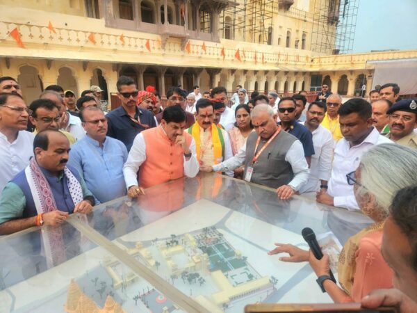 MP News: CM मोहन यादव ने रामराजा सरकार के किए दर्शन, क्या बदलेगा जहांगीर महल का नाम?