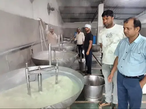 Sagar News: मिठाई दुकानों पर खाद्य विभाग का एक्शन, सैंपल लिए; जांच में खुलेगा बड़ा राज