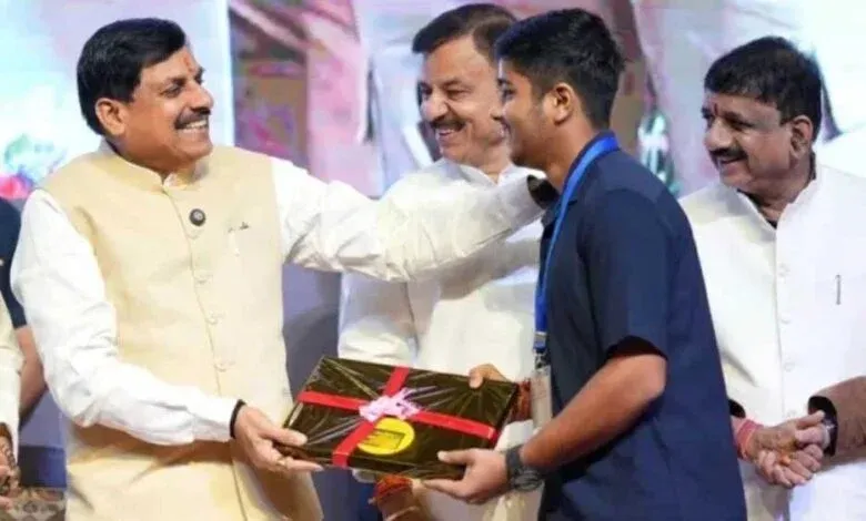 MP Student News: MP के 1.22 लाख छात्रों को बड़ा तोहफा, 1 सितंबर को खातों में आएंगे 25-25 हजार रुपए