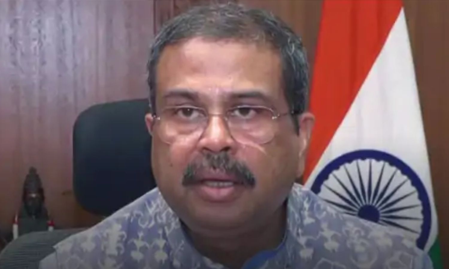 Dharmendra Pradhan Resignation : शिक्षा मंत्री धर्मेंद्र प्रधान ने दिया इस्तीफा, दीपके बोले-  झुकती है दुनिया, झुकाने वाला चाहिए 