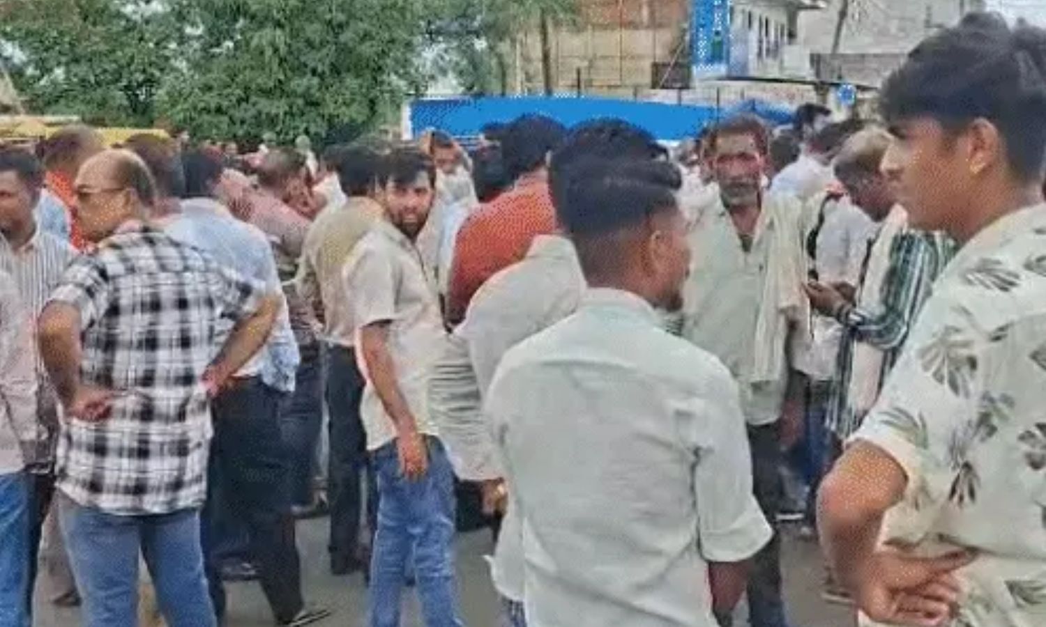 Jabalpur News : जबलपुर-पाटन मार्ग पर चक्का जाम, भारी वाहनों के दबाव और सड़क हादसों से नाराज लोगों ने किया प्रदर्शन