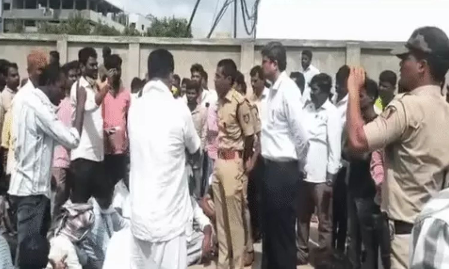 Katni News : एमपी के दो मजदूरों की कर्नाटक में मौत, केमिकल फैक्ट्री में जहरीली गैस रिसाव से हुआ हादसा