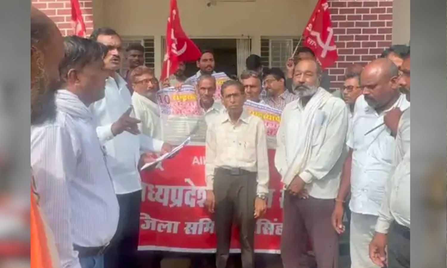 MP Farmers Protest : किसानों की चेतावनी, पूर्ण कर्जमाफी और MSP की मांग नहीं मानने पर 17 अगस्त को करेंगे घेराव
