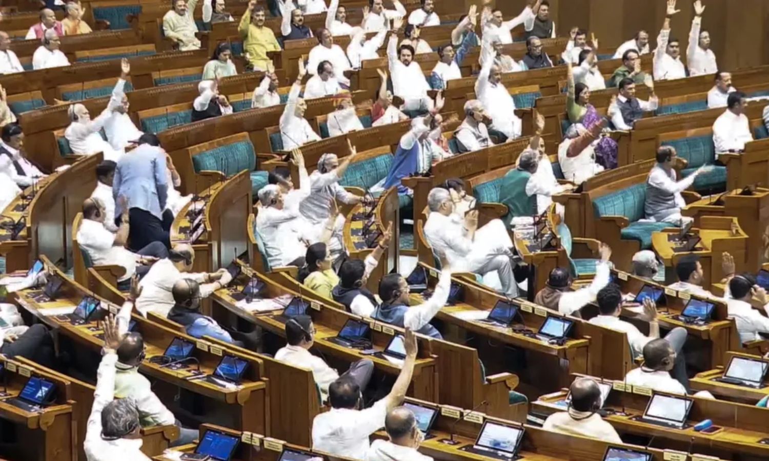 Parliament Monsoon Session: संसद में मानसून सत्र का आज नौवां दिन, छात्रों पर लाठीचार्ज और राम मंदिर चंदा चोरी पर सरकार को घेरेगा विपक्ष 