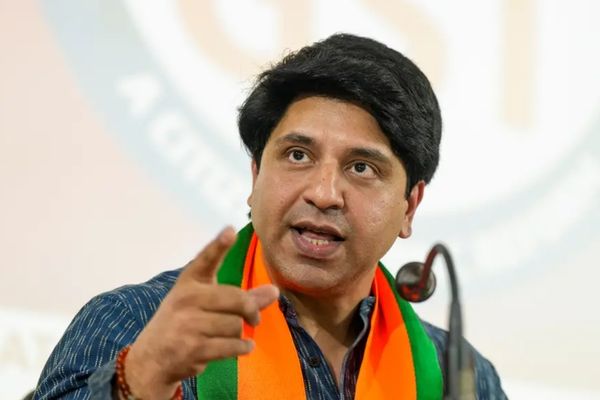 Shehzad Poonawalla: BJP छोड़कर अलग हुए शहजाद पूनावाला, X प्रोफाइल से भी हटाया ‘National Spokesperson’ पद