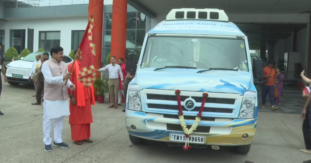 आध्यात्मिक चेतना को बढ़ावा: सीएम डॉ. मोहन यादव ने चिन्मय अमृत यात्रा को किया झांसी रवाना